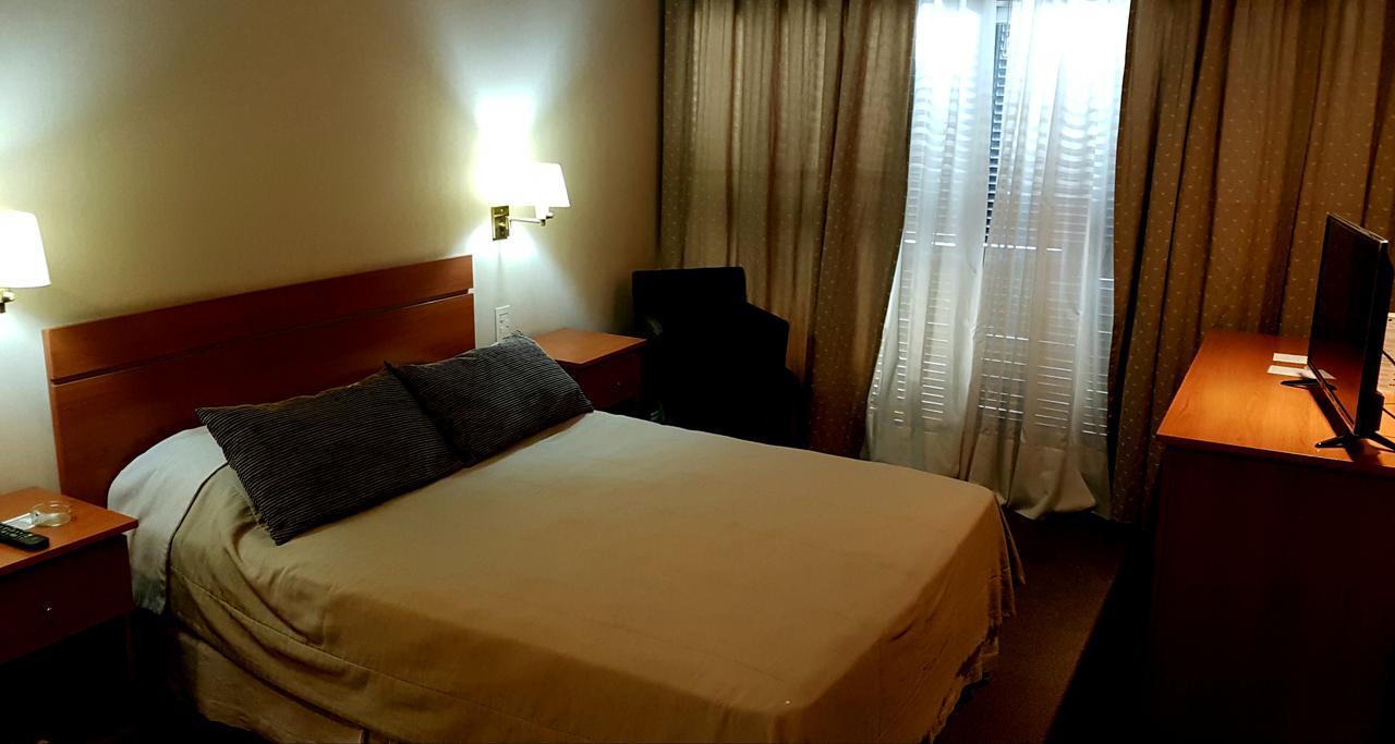 Plaza Hotel Ла Риоха Екстериор снимка