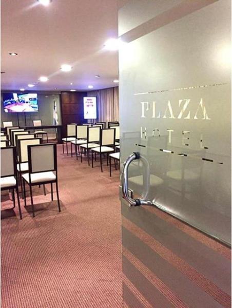 Plaza Hotel Ла Риоха Екстериор снимка